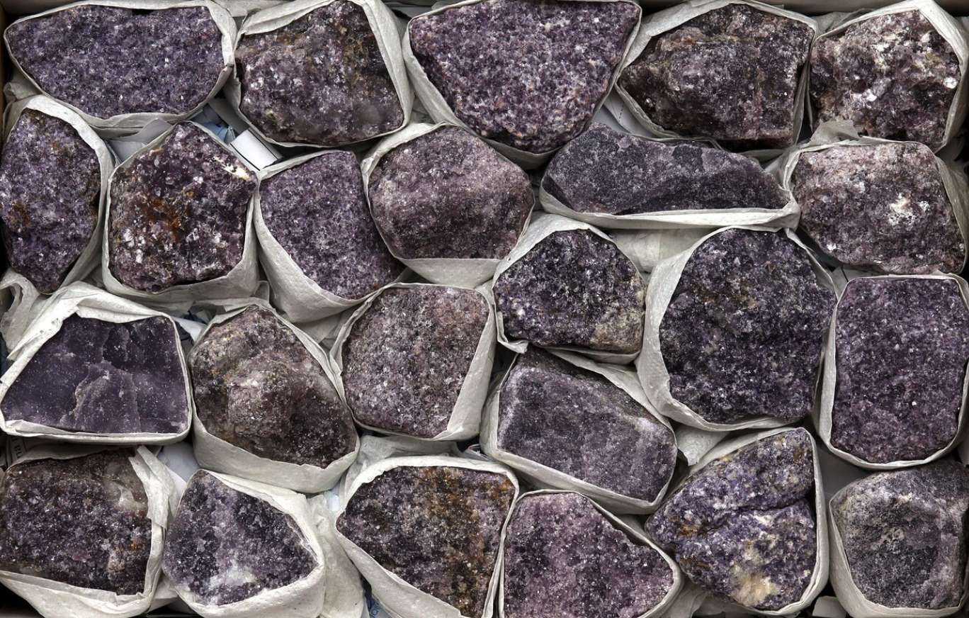 Lepidolite / Rough
