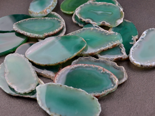 AGATE SLICES (GREEN OR PURPLE)